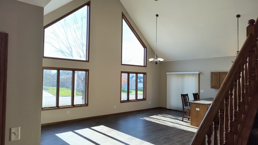 Building Photo - 124 Copperfield Dr