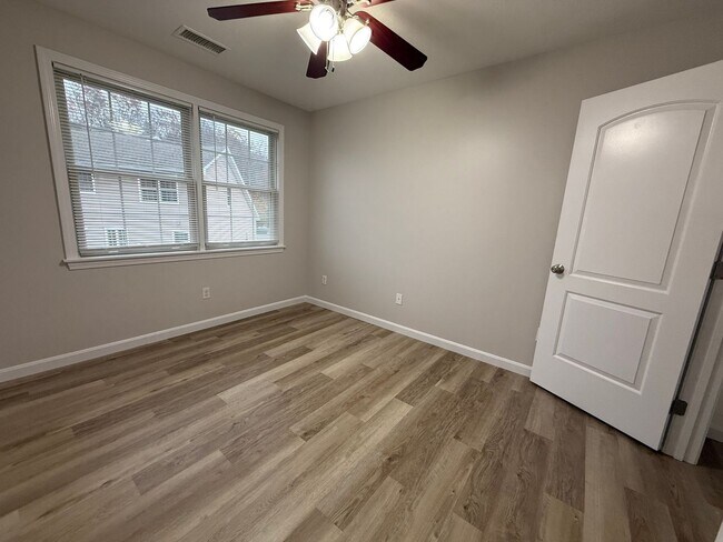 Building Photo - 47-49 Kent Road