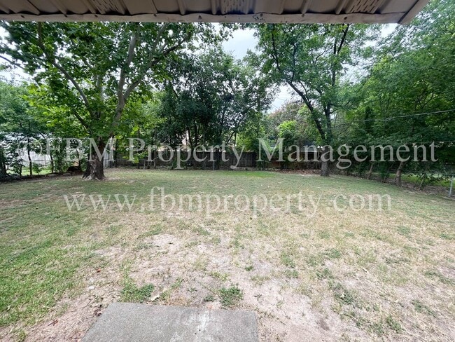 Building Photo - 808 Loy Ln