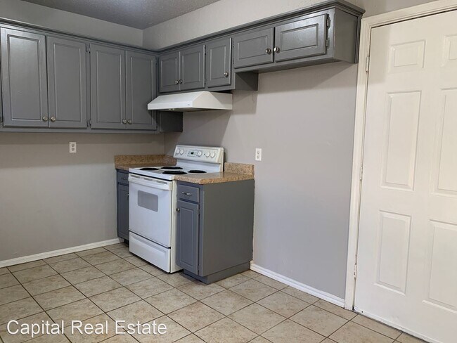 Building Photo - 3 br, 1.5 bath House - 1609 N. Christine Dr.