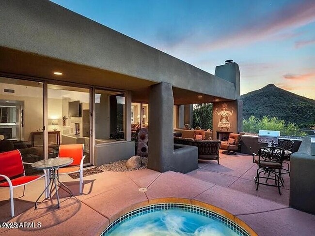Building Photo - 9898 E Graythorn Dr