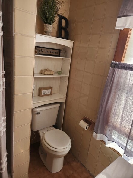 Building Photo - 272 Castle Ter