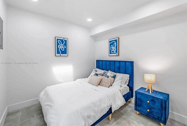 Building Photo - 1612 NE 16th Ave