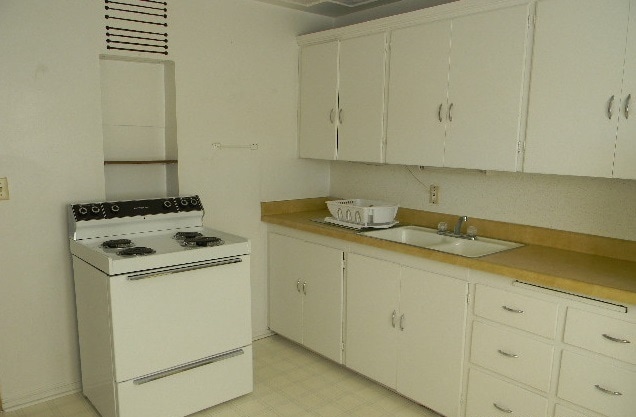 Building Photo - 1124 Edgar St