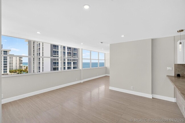 Building Photo - 209 N Fort Lauderdale Beach Blvd