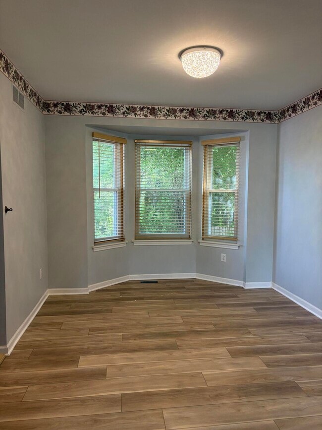 Building Photo - 4101 Rolling Meadow Ln