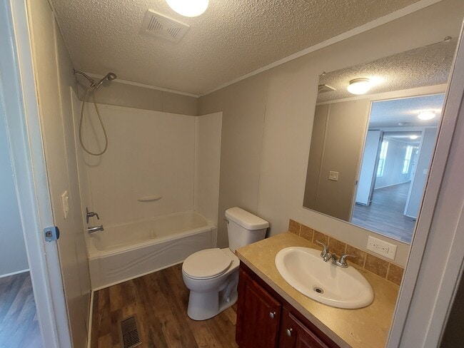 Building Photo - 56 Castings Rd