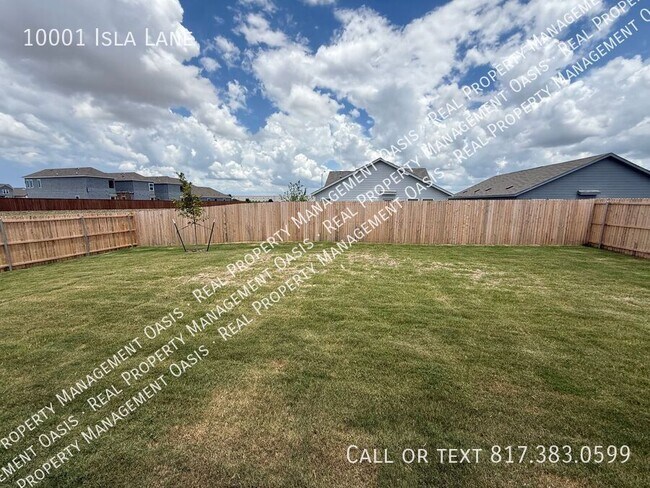 Building Photo - 10001 Isla Ln