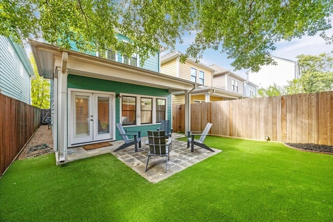 Building Photo - 1322 Dian St