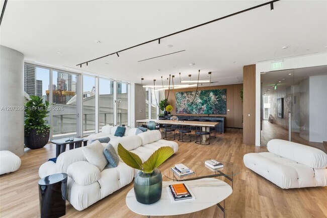 Building Photo - 1400 Biscayne Blvd