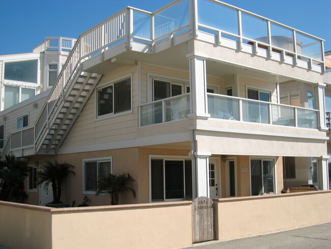 Building Photo - 3003 Ocean Front Walk