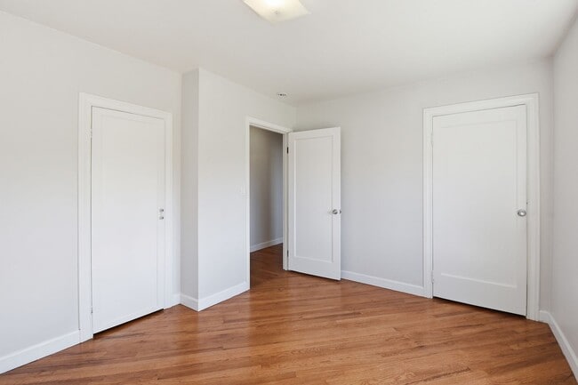 Building Photo - 2bd/1ba Kirkland Home