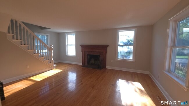 Building Photo - 387 Mixville Rd