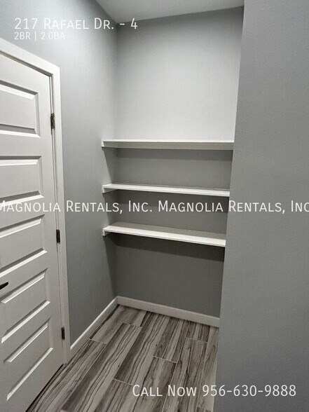 Building Photo - 217 Rafael Dr