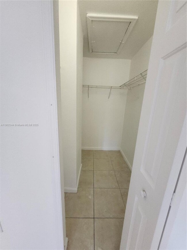 Building Photo - 2466 SE 15th Pl