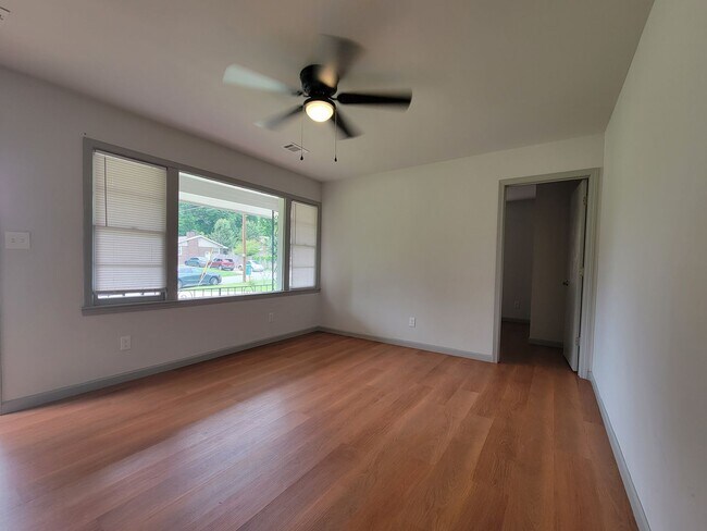 Building Photo - 5256 Eubanks Dr