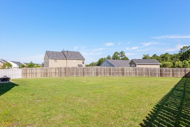Building Photo - Great 5 Bedroom Home in Evans