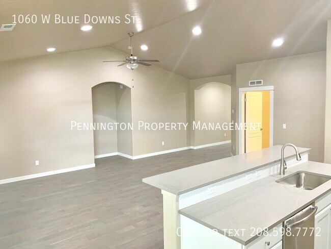 Building Photo - 1060 W Blue Downs St