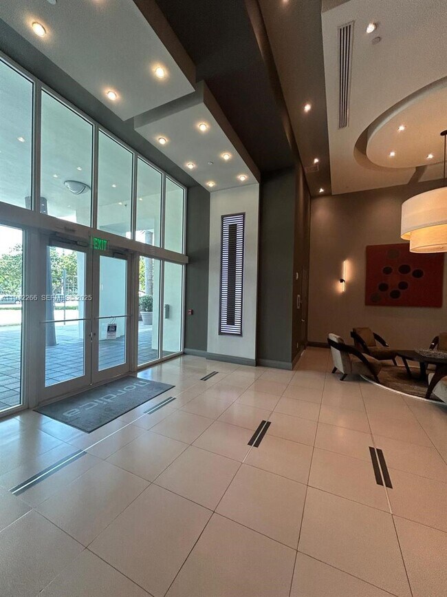 Building Photo - 2525 SW 3rd Ave