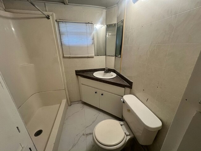 Building Photo - 2208 Chicago Cubs St