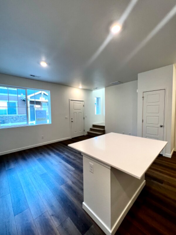 Building Photo - 209 Cardinal St