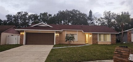 Building Photo - 1859 Lake Hill Cir