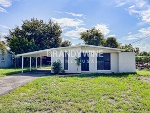 Building Photo - 3005 Dodge St