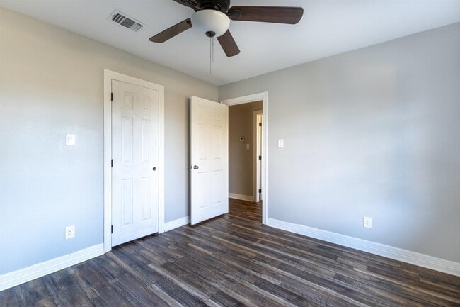 Building Photo - 6720 Lancaster Dr