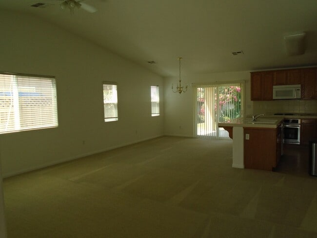 Building Photo - GRAND ISLAND PLACE !!!  SEVEN OAKS -