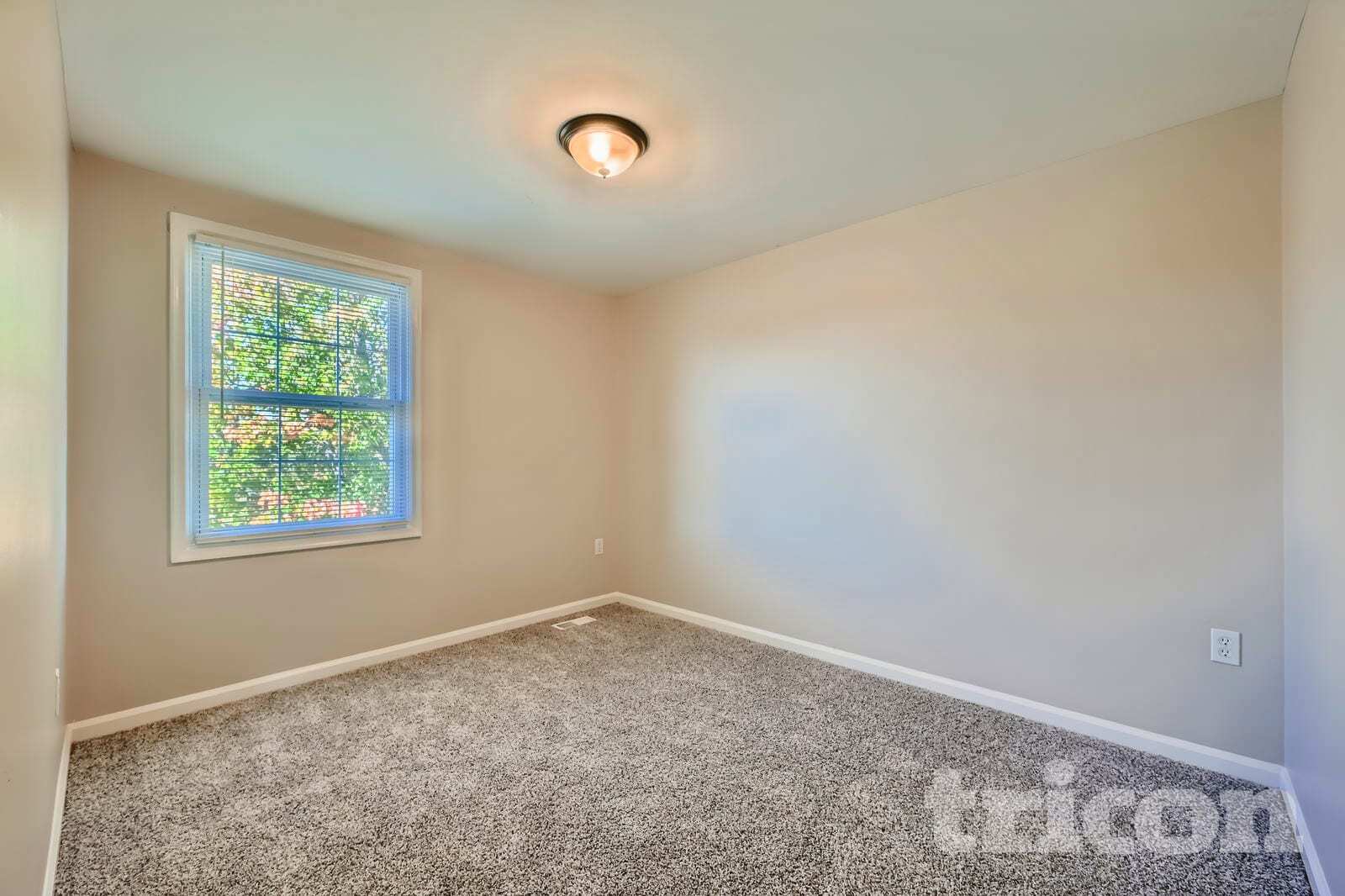 Building Photo - 719 Dayspring Dr