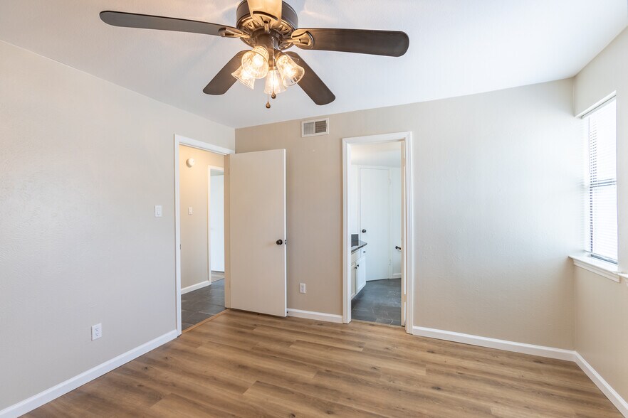 Building Photo - 272 Henry Chandler Dr