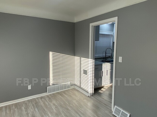 Building Photo - 19480 Huntington Rd