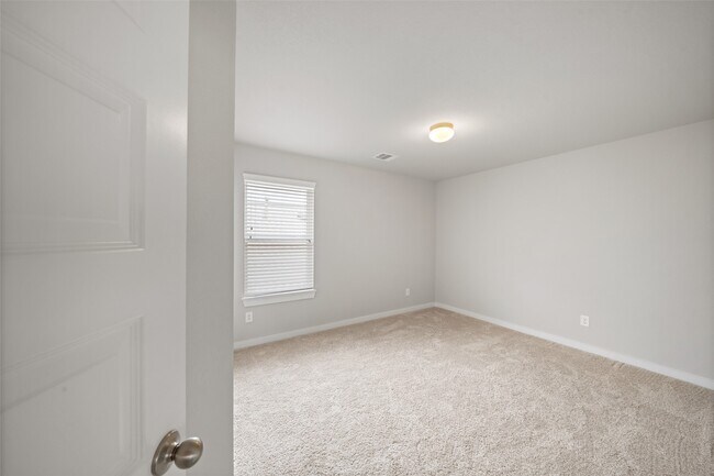 Building Photo - 13015 Braelich Loch Dr