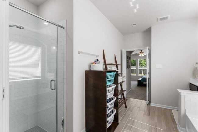 Building Photo - 1226 Tilia Crk Ln