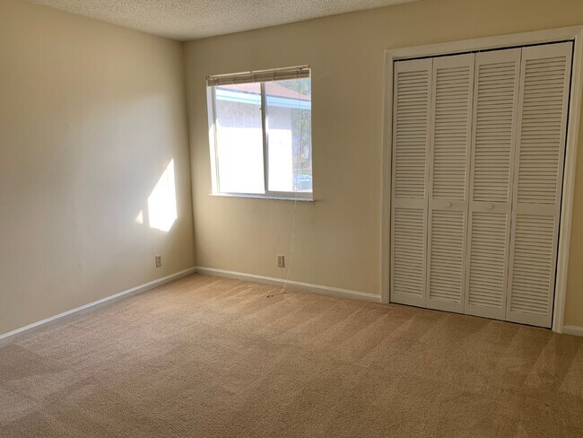 Building Photo - Condo for Rent