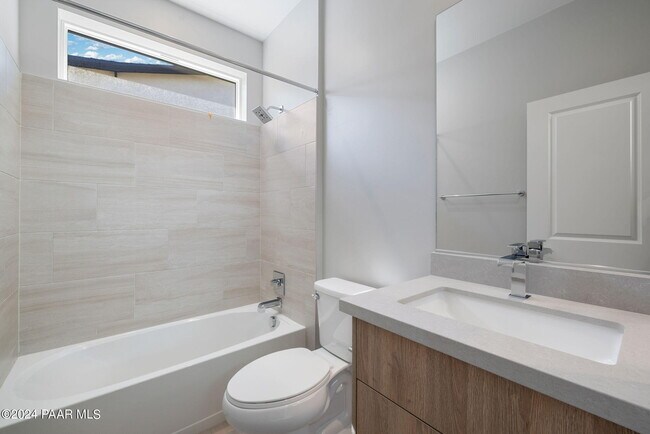 Building Photo - 1330 Rockwood Dr