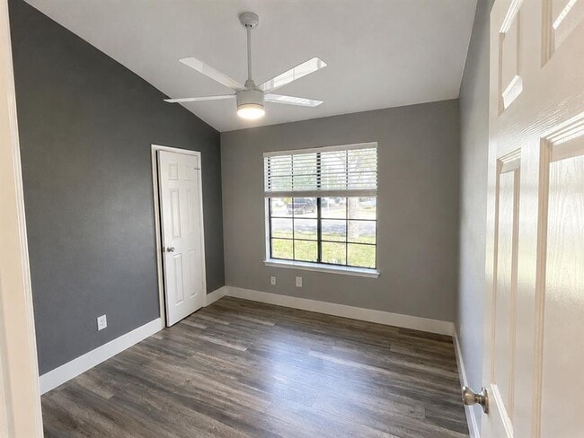 Building Photo - 8900 Linton Dr