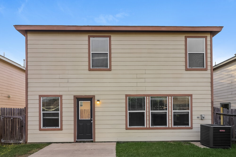 Building Photo - 16406 Chandler Ridge Ln