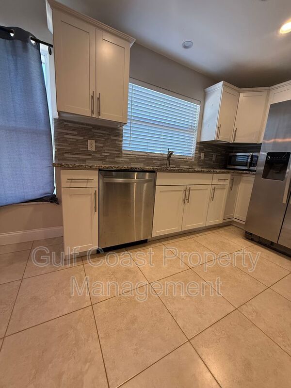 Building Photo - 13802 Second St