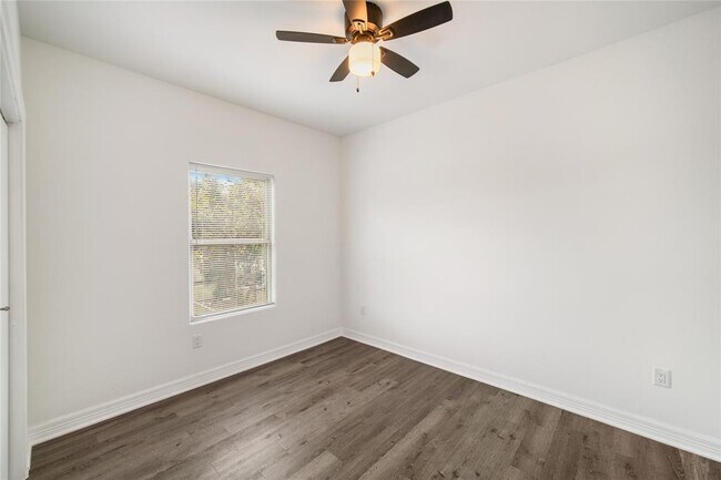 Building Photo - 2336 Charles Rd