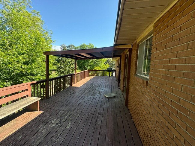 Building Photo - Mohina Woods brick home
