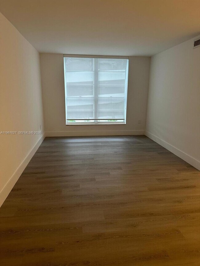 Building Photo - 210 SW 11th St