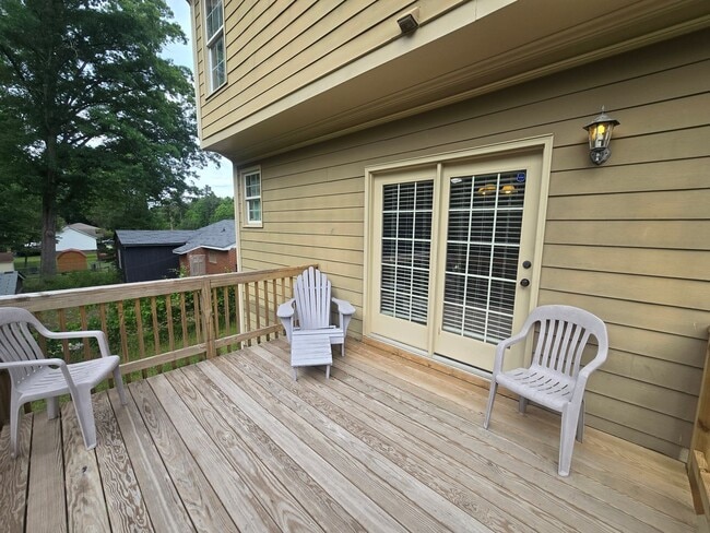 Building Photo - Rare Custom 3BR + Flex Space, 3BA Craftsma...