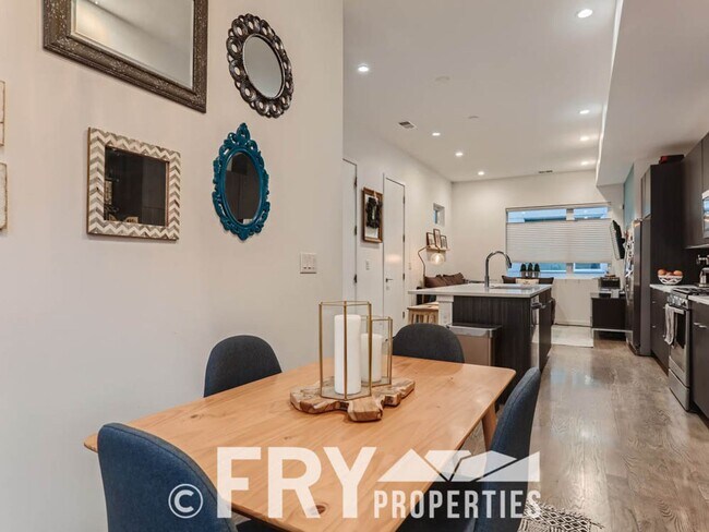 Building Photo - Beautiful townhome in the Sloans Lake Neighborhood.