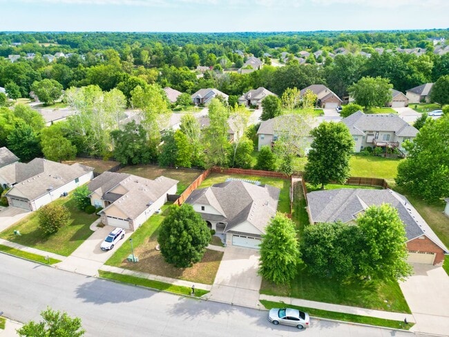 Building Photo - Marvelous 3 Bedroom House In Mill Creek Manor!
