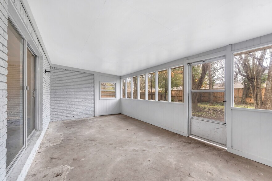 Building Photo - 10314 Antrim Ln