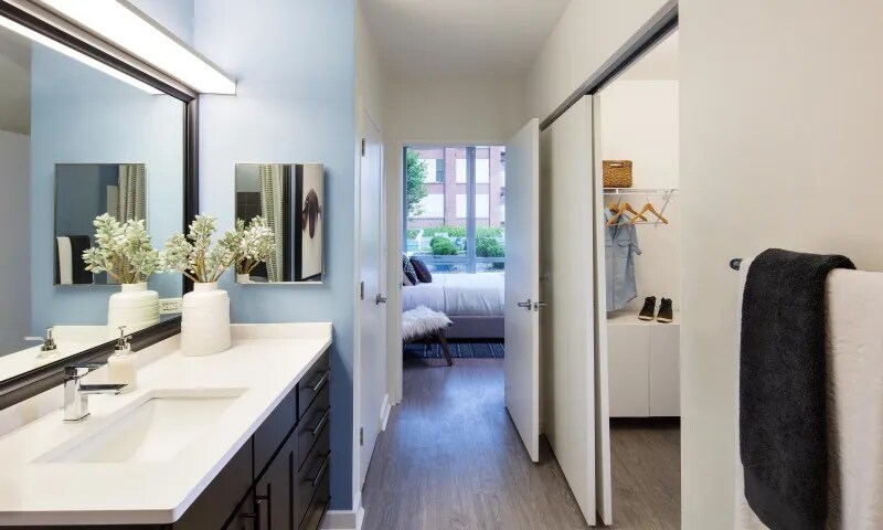 Building Photo - 1383 S State St