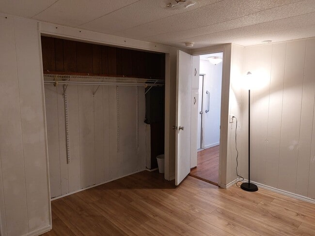 Building Photo - 55+ Community Home in Saralake Estates – 2 Bed / 2 Bath