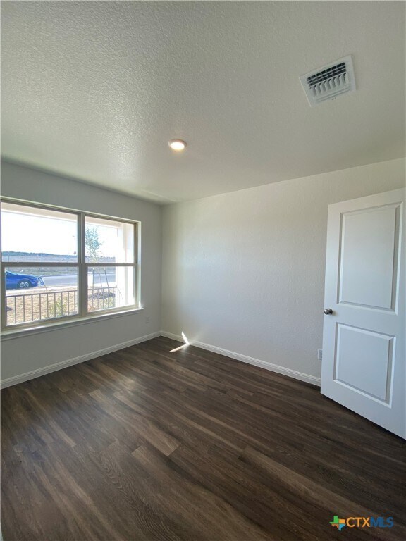 Building Photo - 5813 Betty Lou Dr