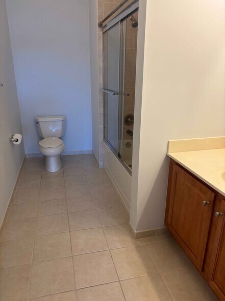 2nd Bathroom - 300 W Elm St